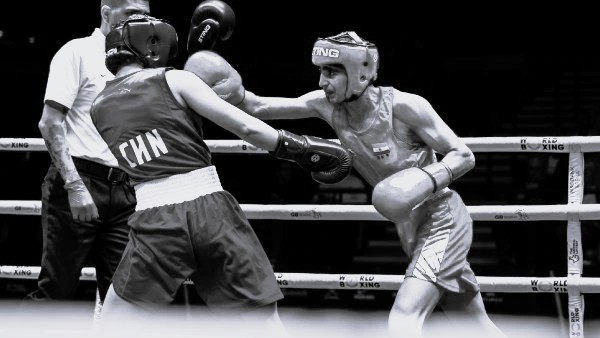 Minakshi storms 48kg final