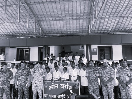 71 మంది మావోయిస్టులు లొంగుబాటు!