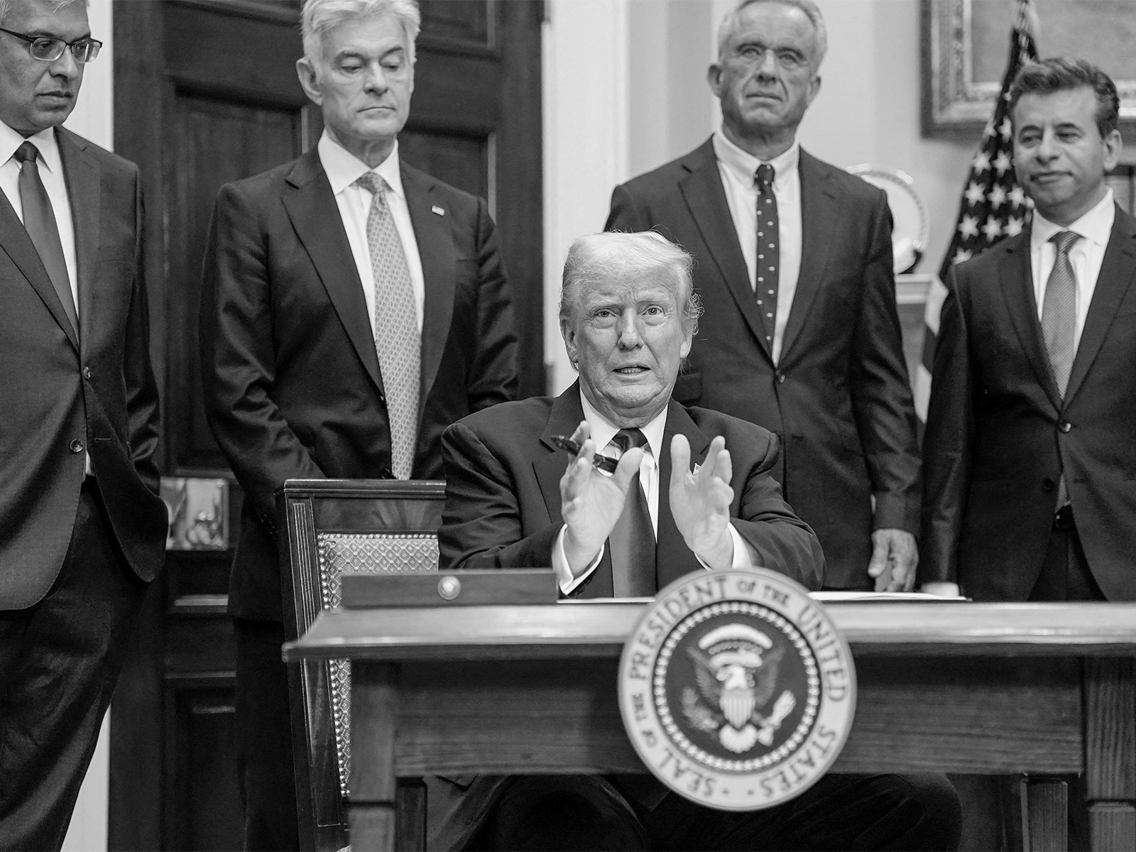 Trump's biggest tariff shocker for the world! announces 100% tariff on Pharma