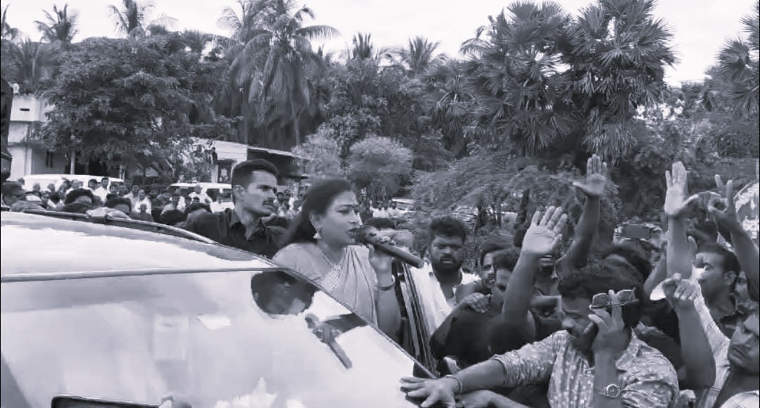 హోం మినిష్టర్కు అడ్డుపడ్డ మత్స్యకారులు