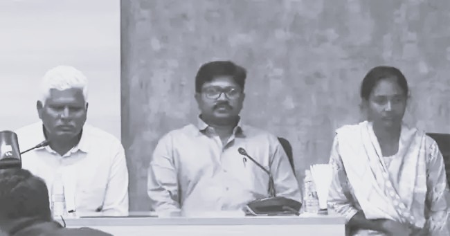 డీజీపీ ఎదుట మావోయిస్టు కీలక నేతల లొంగుబాటు