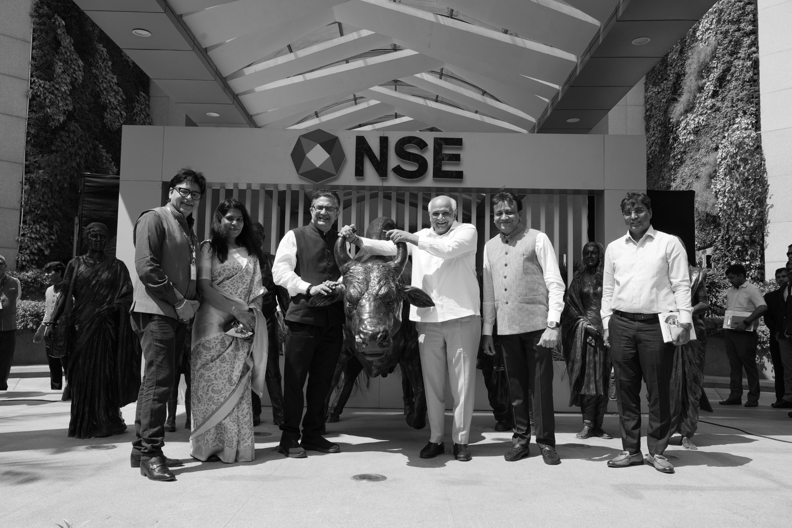 Gujarat CM highlights public participation in Surat’s green bond initiative