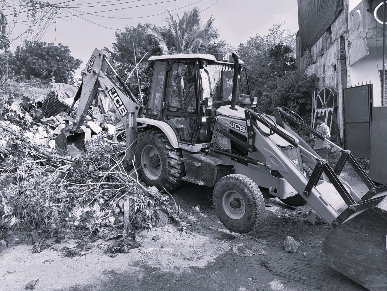 HYDRAA reclaims ₹110-cr government land in Goshamahal