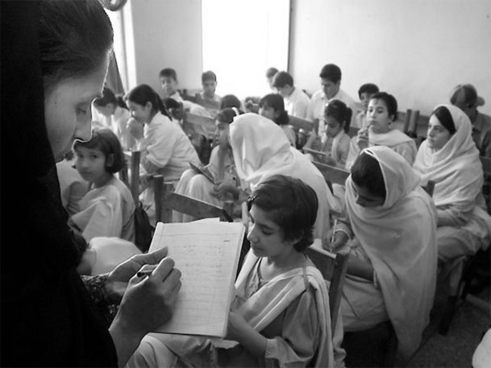 Pakistan’s schools in crisis: Parents pay the price