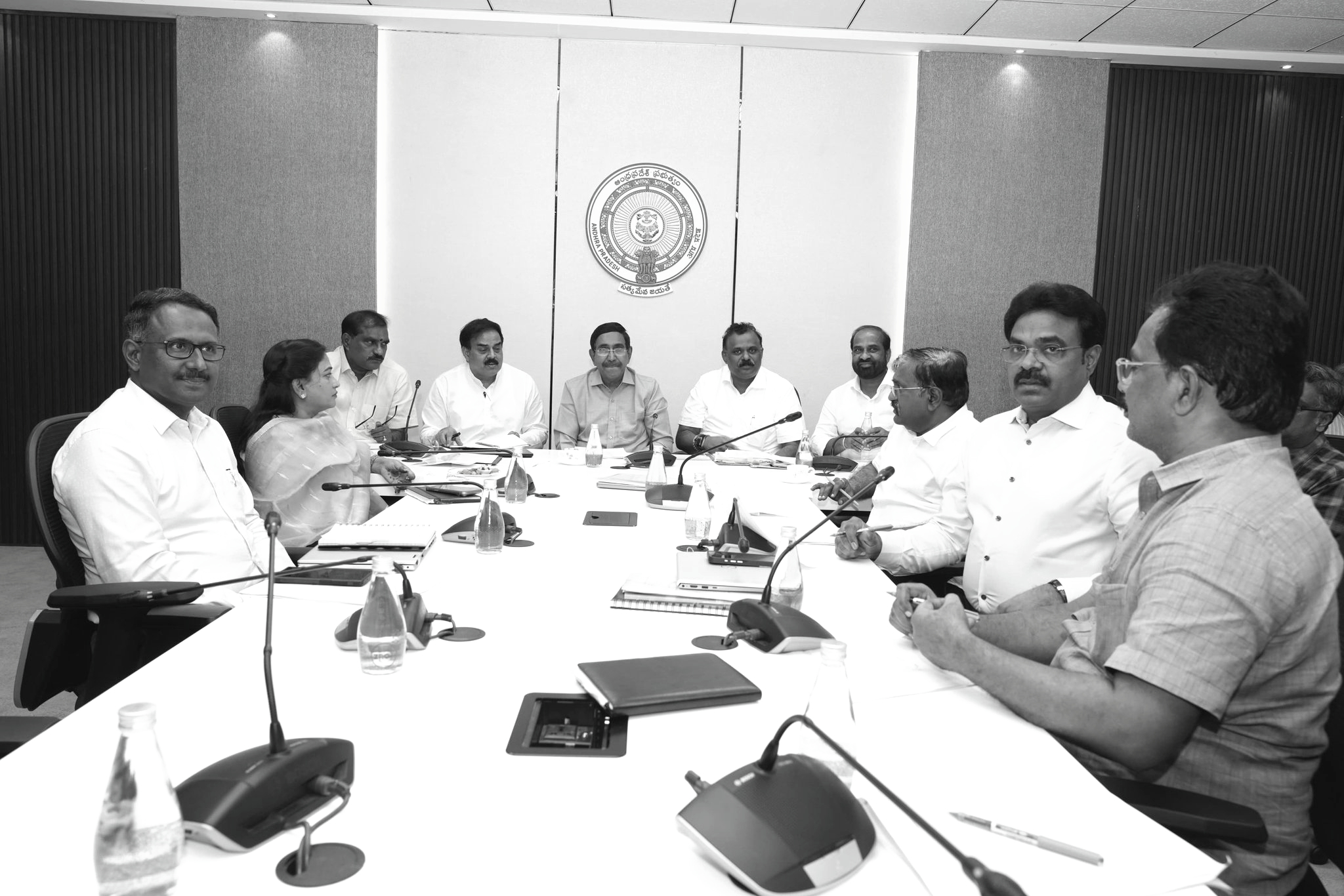 Cabinet sub-committee reviews Andhra Pradesh district reorganization at secretariat
