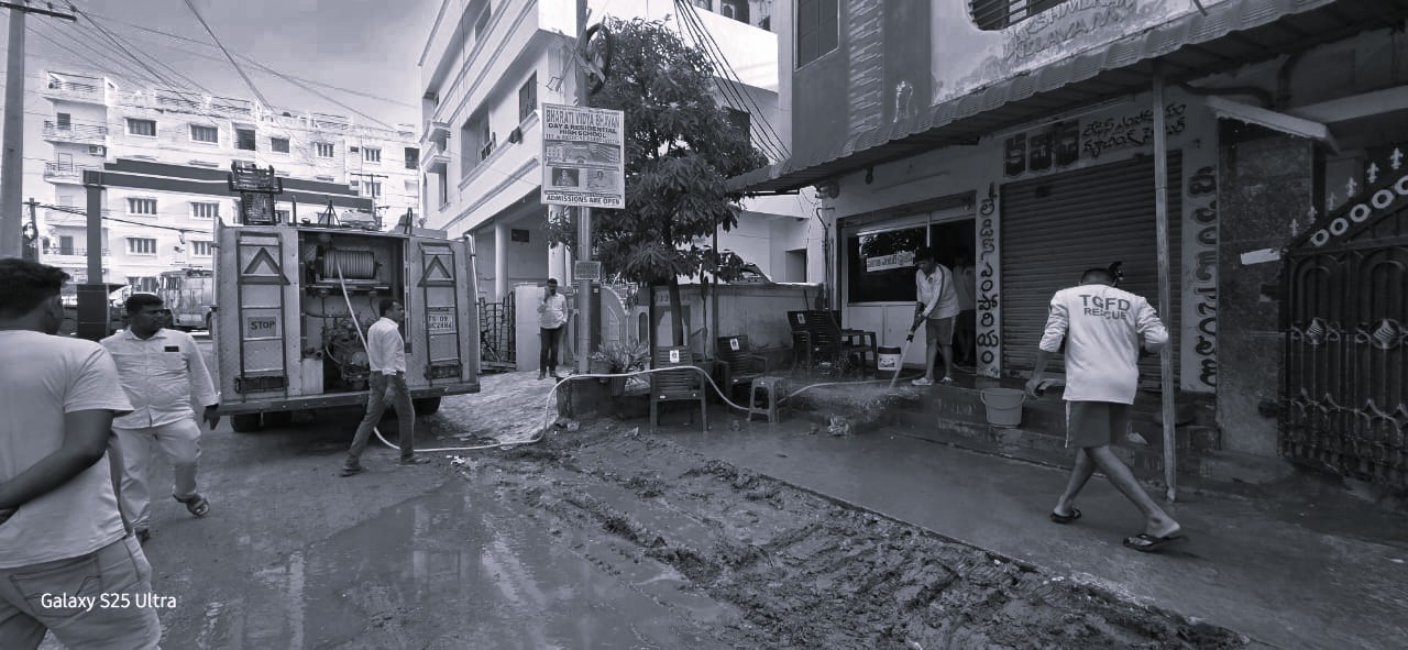 Six fire engines deployed as Hanumakonda district races to restore flood-hit areas
