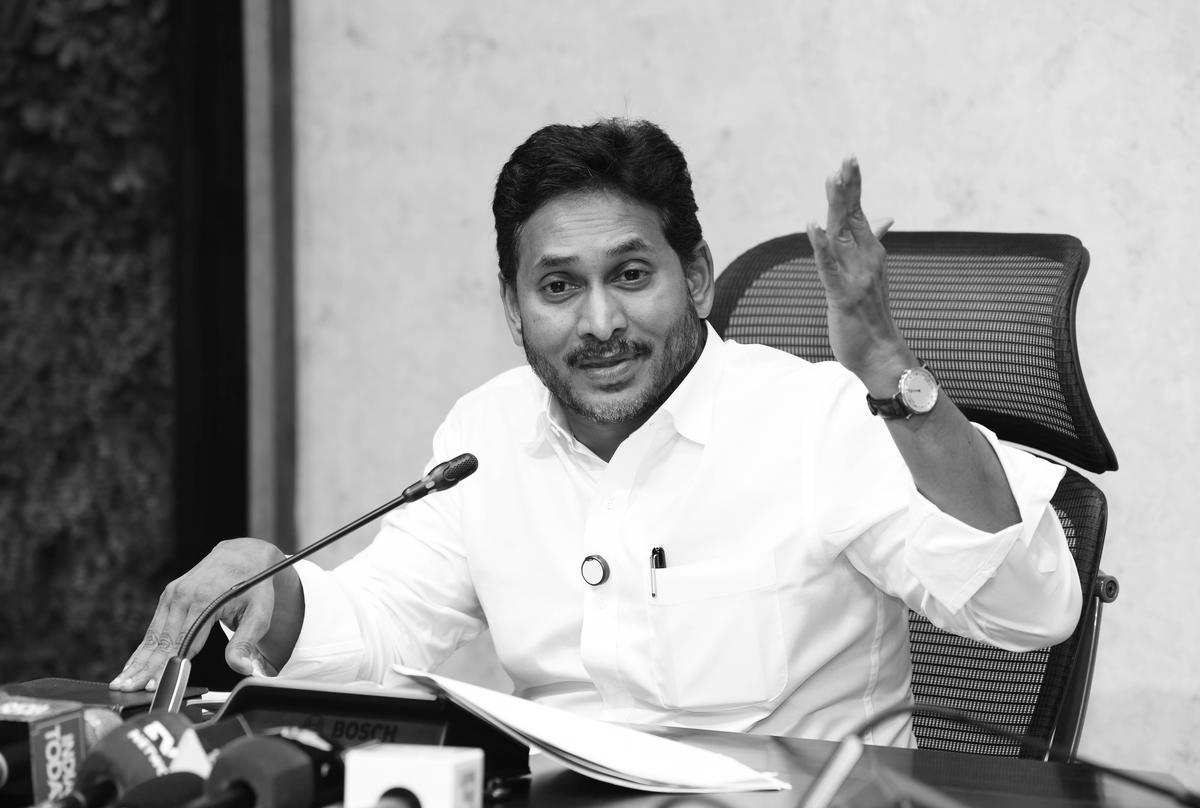 Jagan accuses Naidu of neglecting farmers, calls governance ‘Feudal’