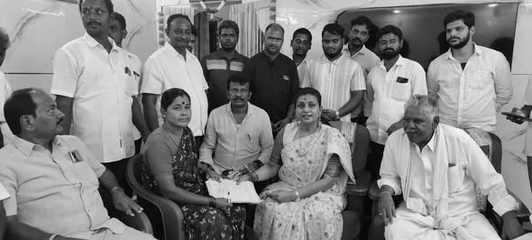 Roja leads signature campaign against privatisation of medical colleges in Vijayapuram mandal