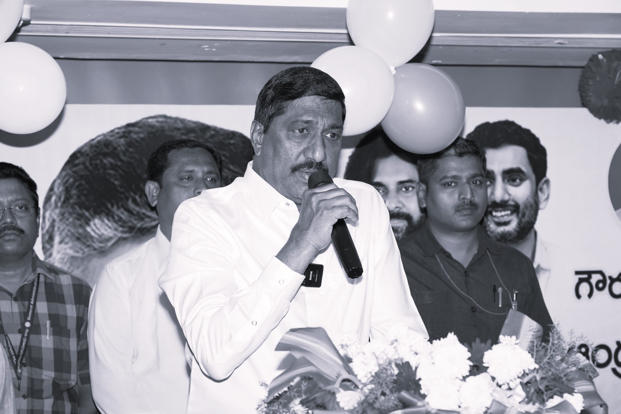 ఏపీలో రోడ్లపై గుంతలు లేకుండా చేస్తాం: మంత్రి బీసీ జనార్దన్ రెడ్డి