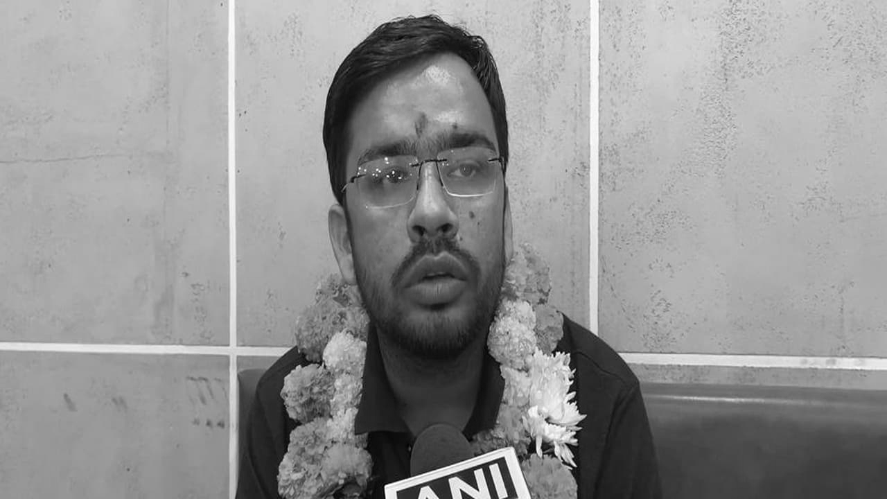 Farmer’s son from Panna tops MPPSC 2023, becomes Deputy Collector