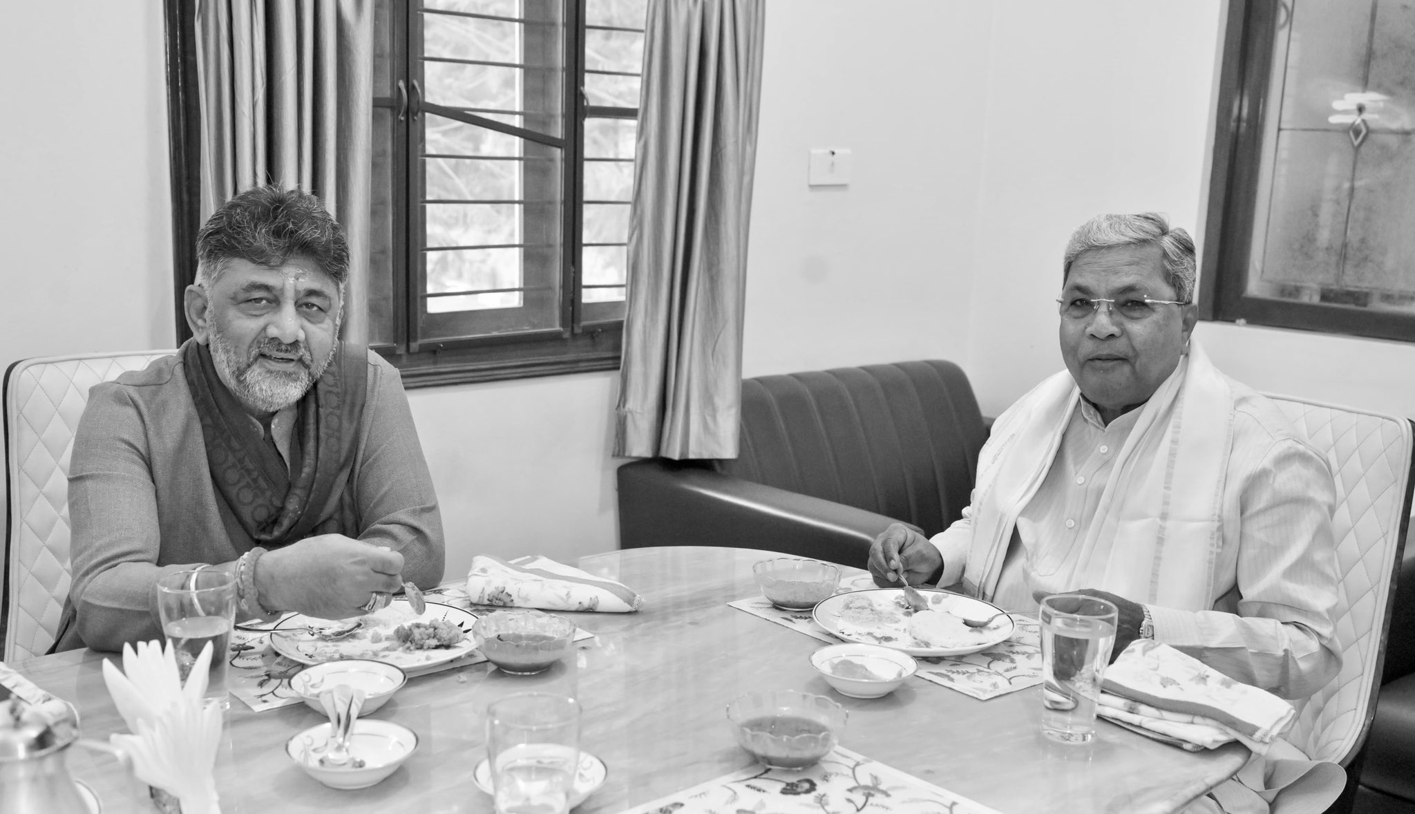 Breakfast Politics: Siddaramaiah, Shivakumar serve unity on a plate