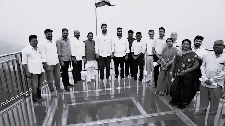 బంగాళాఖాతం, వైజాగ్ నగర అందాలు ఇక గ్లాస్ బ్రిడ్జి పైనుంచే