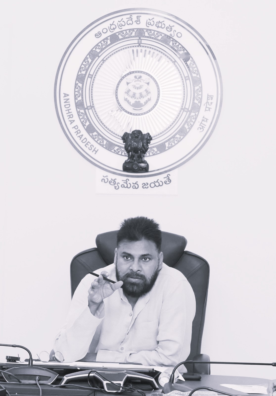 గిరిజనులకు జీవనోపాధి మార్గాలు పెంచాలి: డిప్యూటీ సీఎం