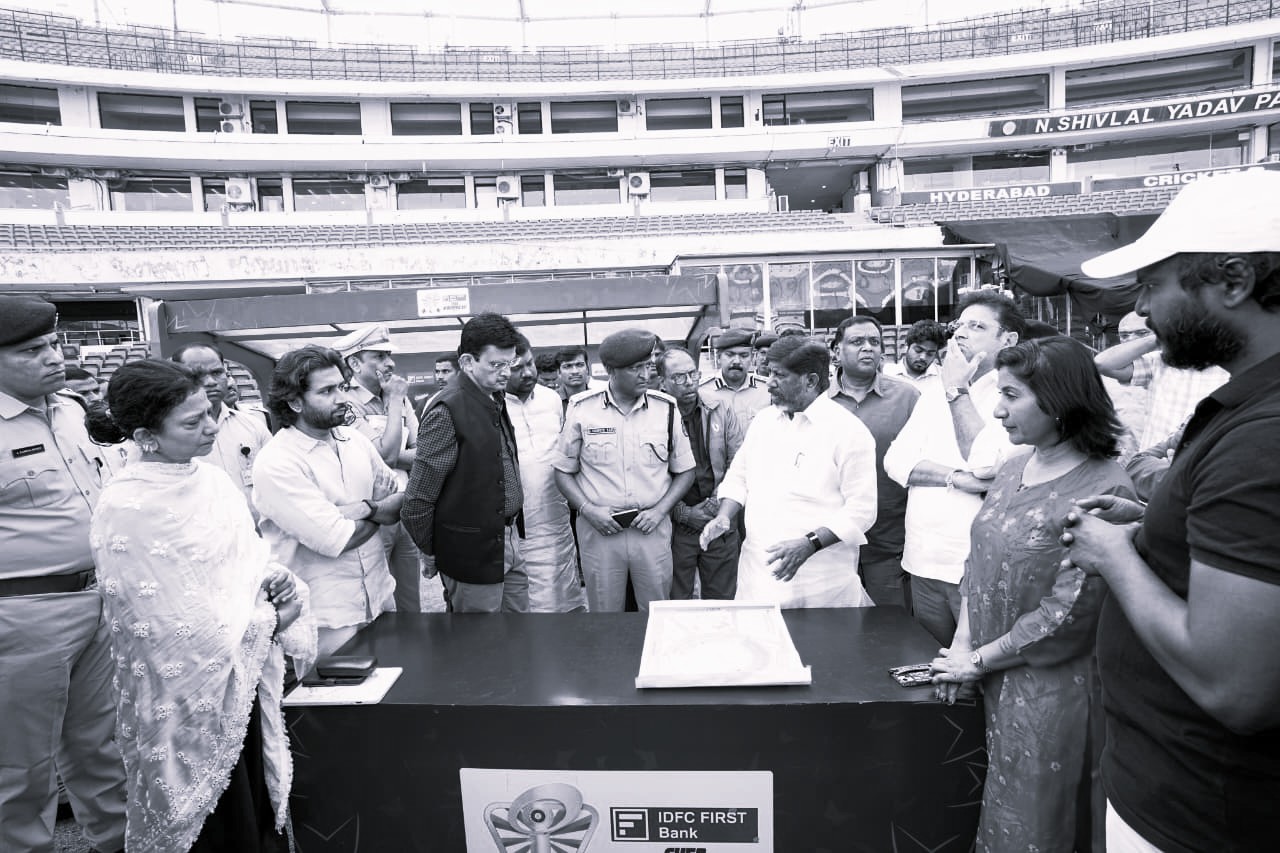 ఉప్పల్ స్టేడియంలో మెస్సీ మ్యాచ్ ఏర్పాట్లు పరిశీలించిన డిప్యూటీ సీఎం