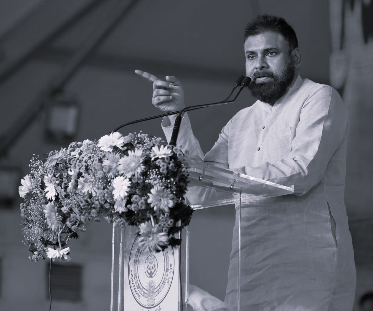 బెదిరింపు రాజకీయాలు చేస్తే కఠిన చర్యలు: డిప్యూటీ సీఎం
