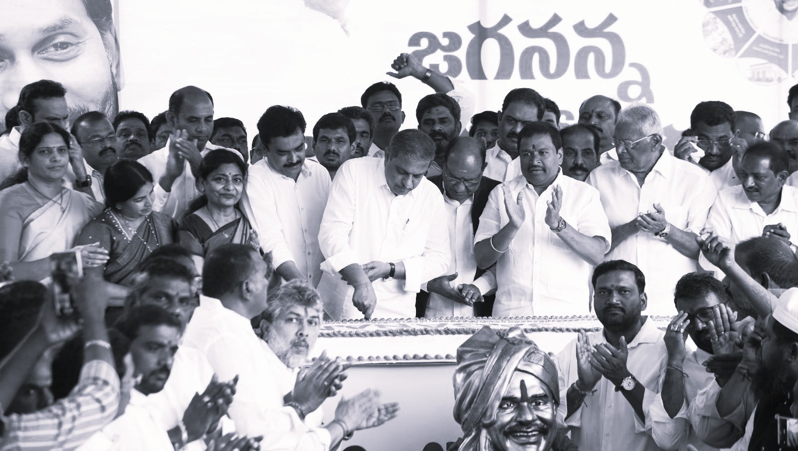 YS Jagan retains unwavering popularity, says Sajjal Ramakrishna Reddy