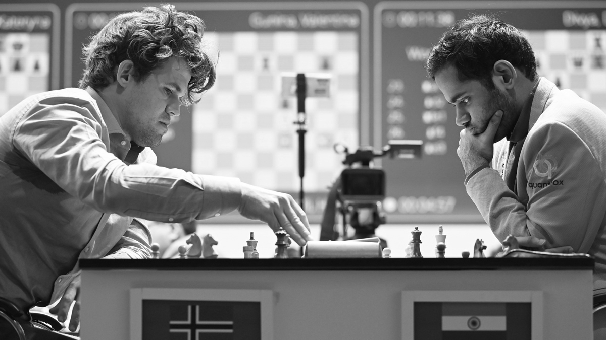 Erigaisi stuns Magnus Carlsen at World Blitz, jumps into joint lead