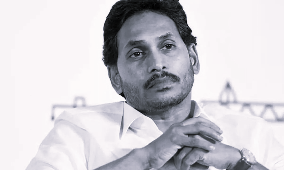 ప్రజాస్వామ్యాన్ని ఖూనీ చేస్తున్నారు: వైఎస్ జగన్