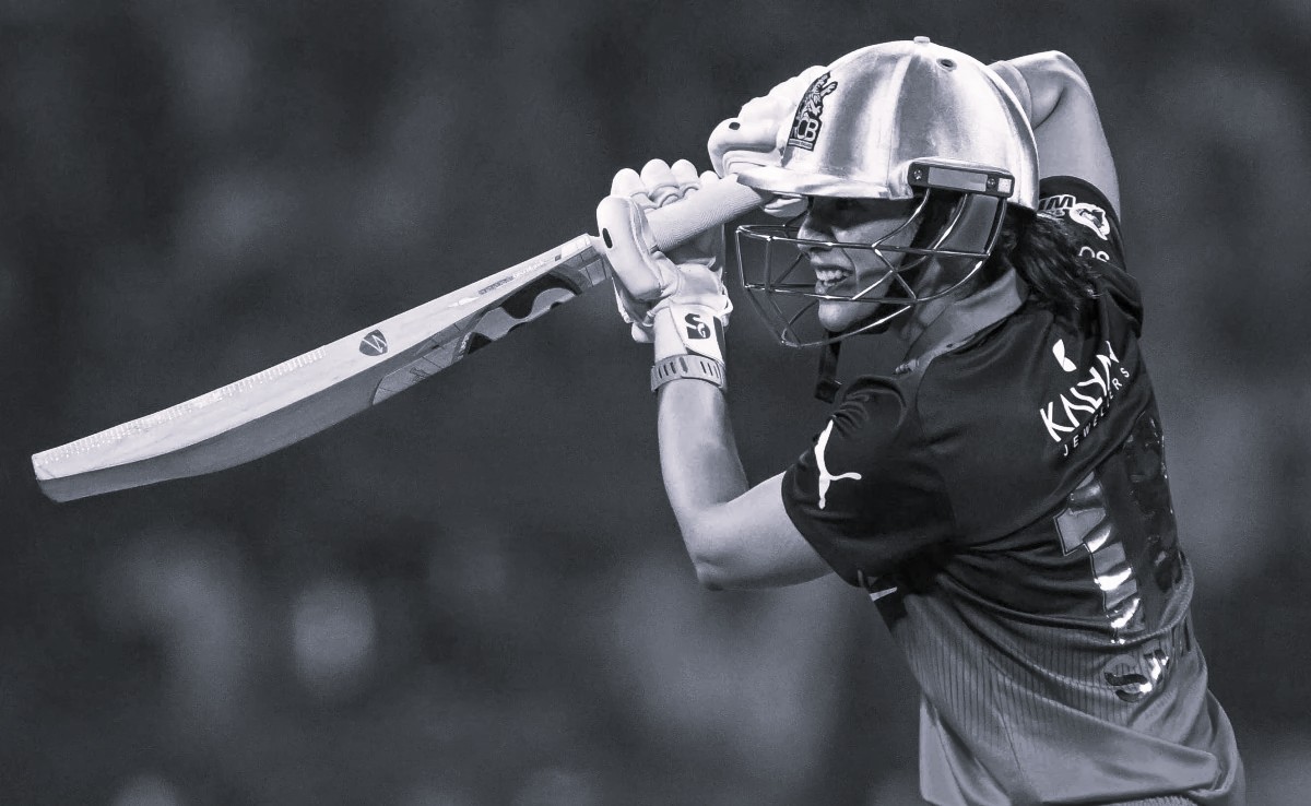RCB stay unbeaten at the top as Mandhana, Voll seal easy win