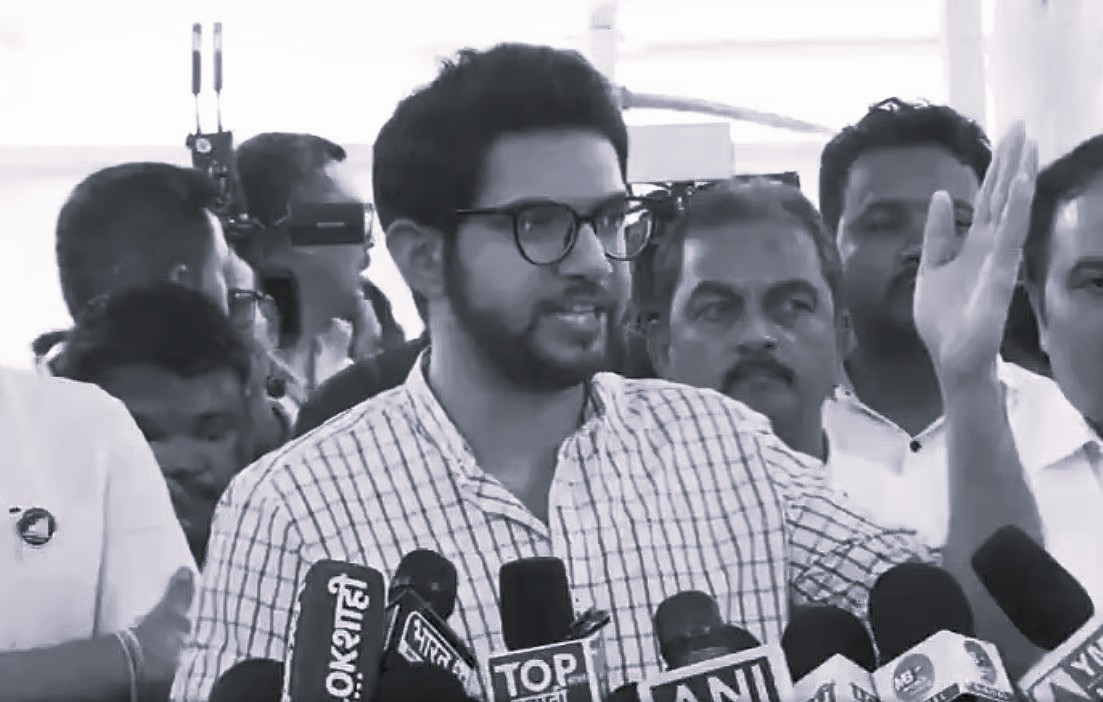 చారిత్రక కనిష్టానికి రూపాయి పతనం: కేంద్రంపై ఆదిత్య థాకరే నిప్పులు