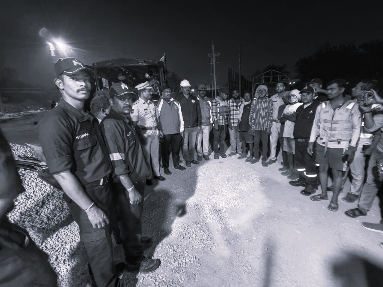 HYDRA Rescues Stranded Persons from Mir Alam Lake