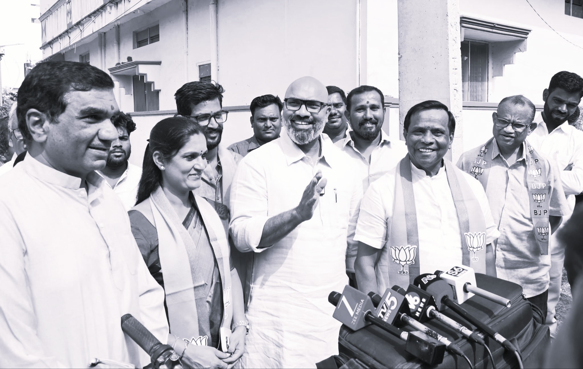 మన ఇందూరు - మన మేయర్: నిజామాబాద్లో బీజేపీ ఎన్నికల ప్రచారం ముమ్మరం