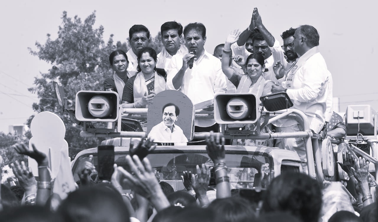 సీఎం రేవంత్ రెడ్డి 'తిట్ల ట్రాప్'లో పడకండి.. ప్రజా సమస్యలపైనే మన సమరం: కేటీఆర్
