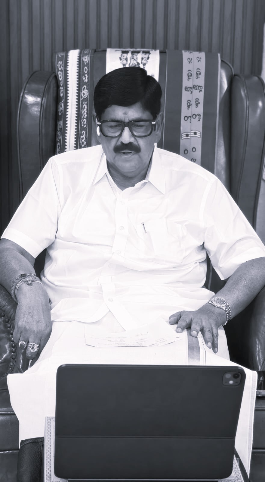 సామాన్య భక్తులకు మొదట ప్రాధాన్యత ఇవ్వాలి: మంత్రి ఆనం రామనారాయణ