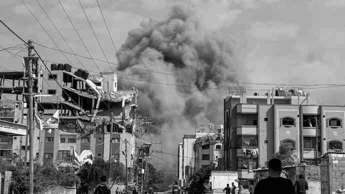 U.S. launches Airstrikes on Islamic state targets in Syria after deadly december ambush