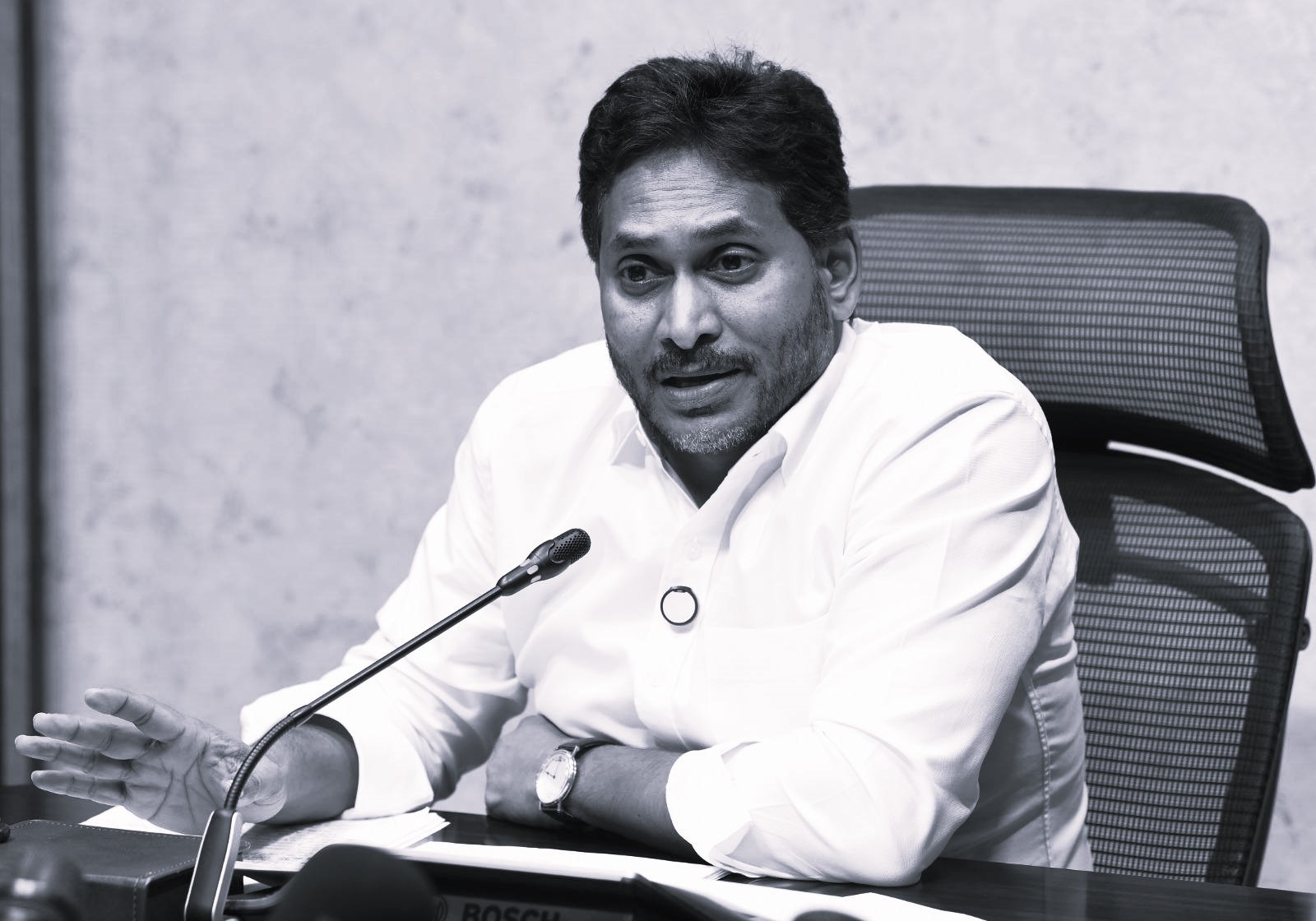 హామీల అమలు సున్నా.. ప్రచారంలో మాత్రం అగ్రస్థానం: కూటమి సర్కార్పై జగన్ ధ్వజం