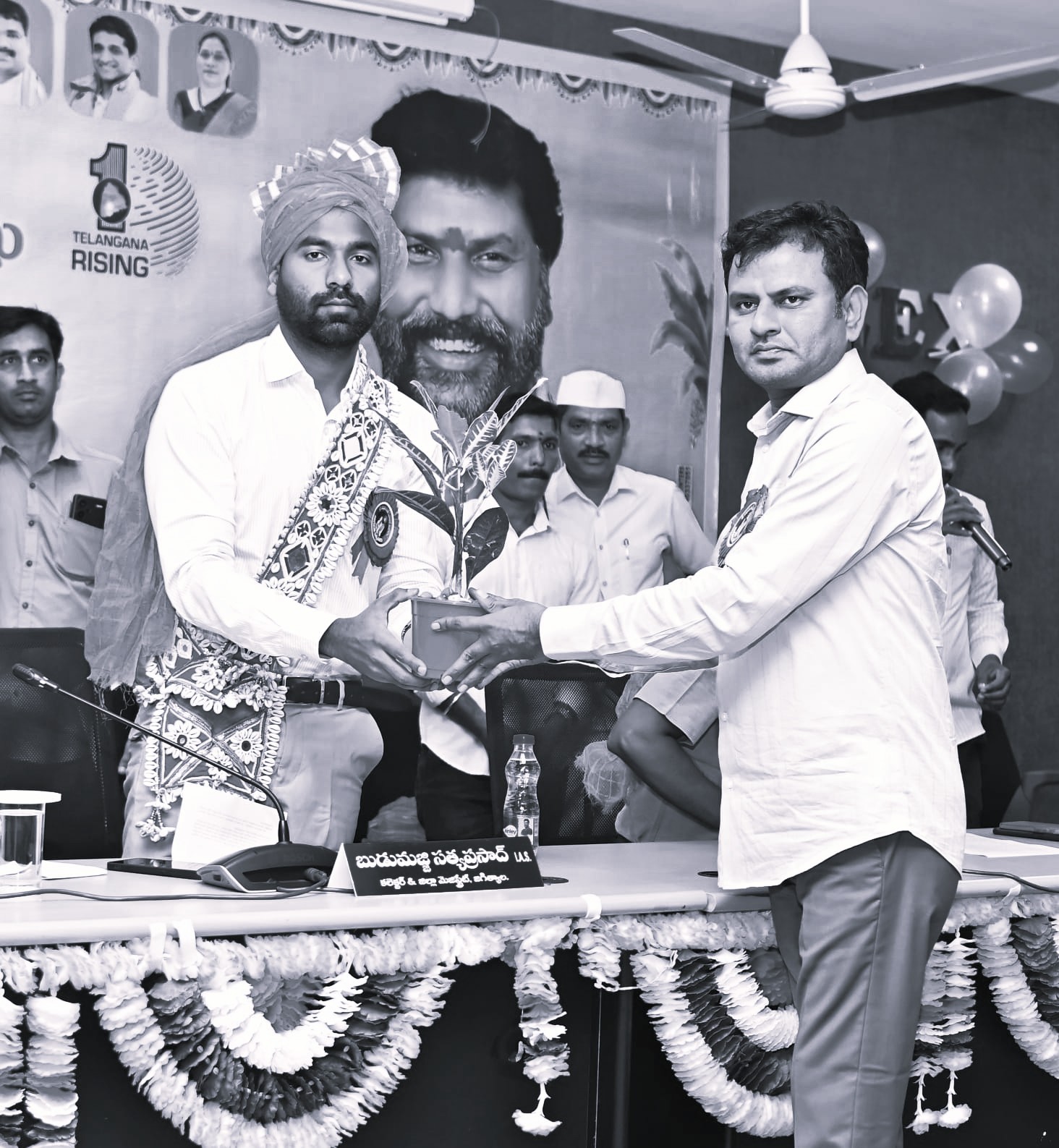 సంత్ శ్రీ సేవాలాల్ మహారాజ్ 287వ జయంతి వేడుకలు: గిరిజన వేషధరణలో జగిత్యాల కలెక్టర్