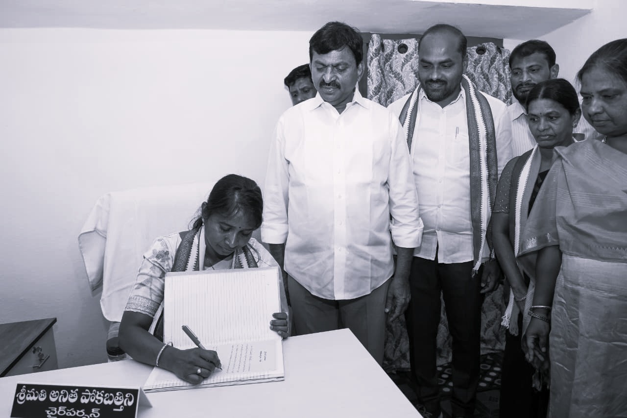 మున్సిపల్ ప్రజాప్రతినిధులు ప్రజల మధ్య ఉండాల్సిందే: మంత్రి పొంగులేటి