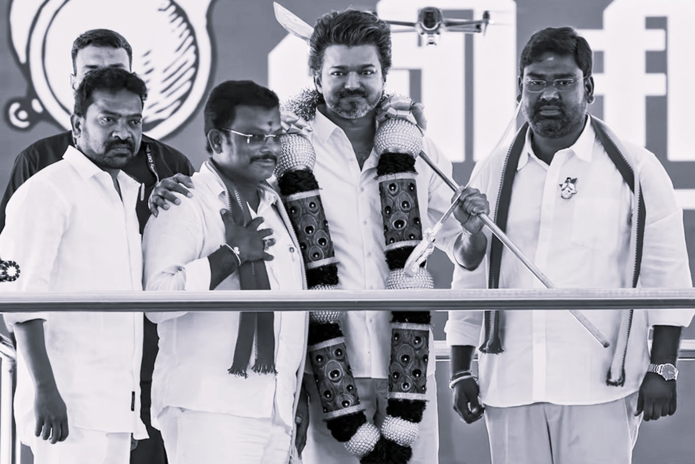 సీఎం నిజమైన స్నేహితులు లంచం, అవినీతే: టీవీకే విజయ్