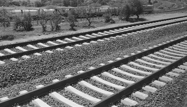 Man and 14 year old daughter end lives on railway track