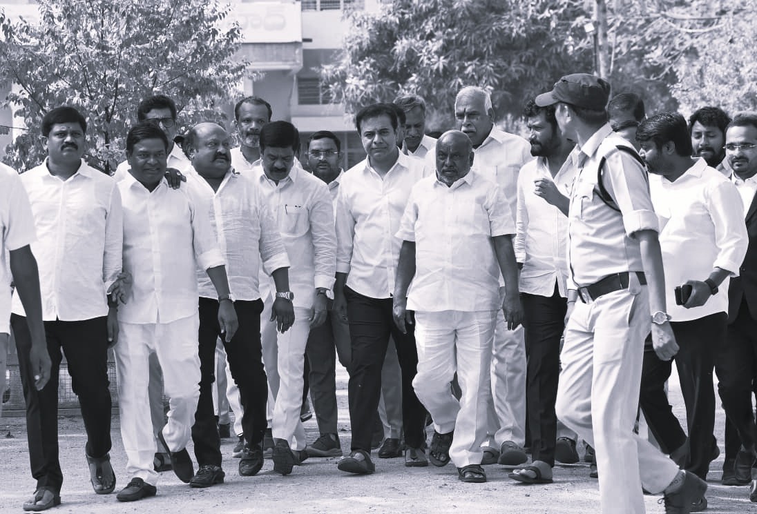ప్రజాస్వామ్య పరిరక్షణకు పోరాటం కొనసాగిస్తాం: కేటీఆర్