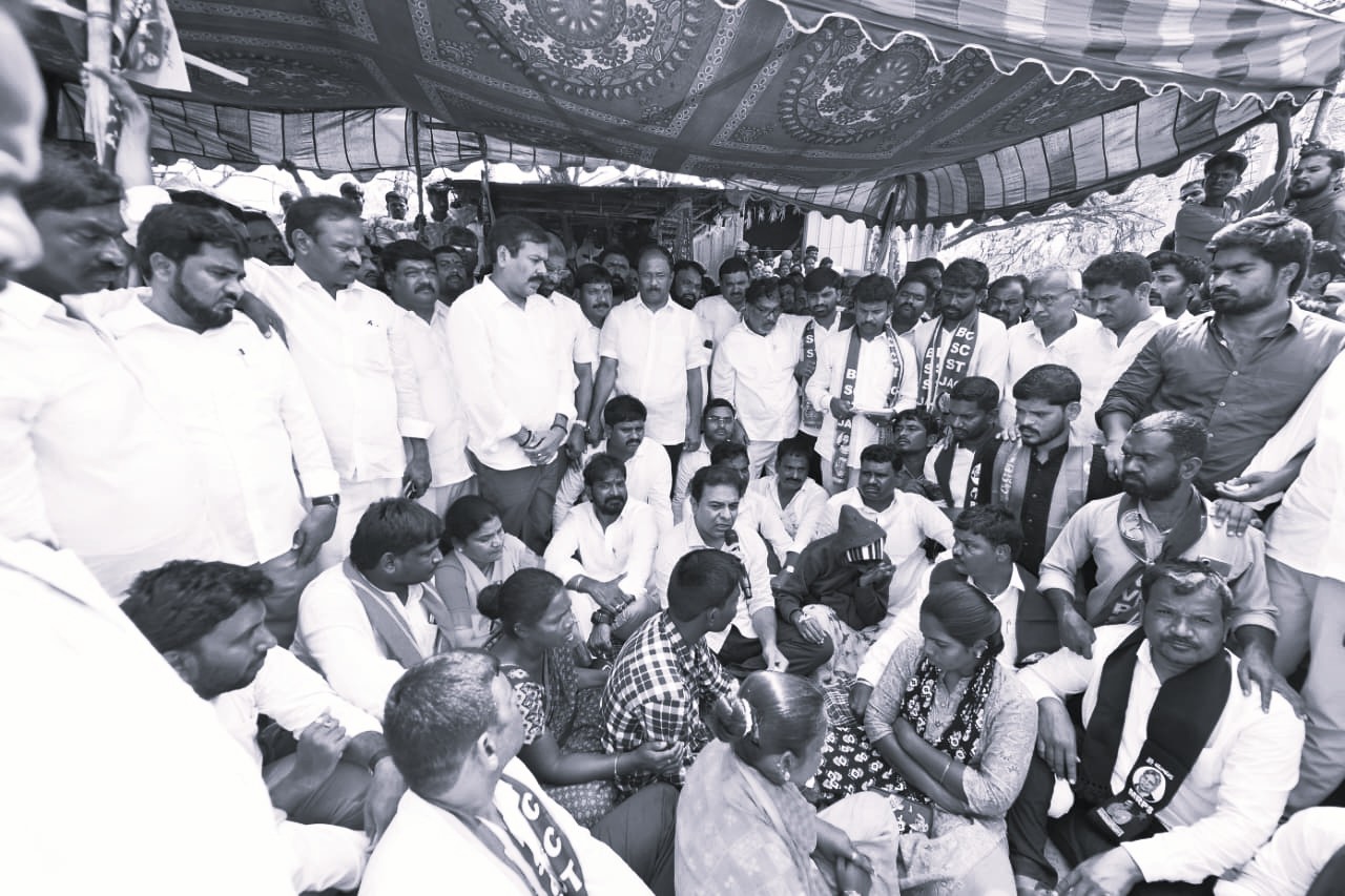 నాగర్కర్నూల్ జిల్లా కుమ్మెర మల్లన్న జాతర ఘటనపై కేటీఆర్ తీవ్ర విమర్శలు