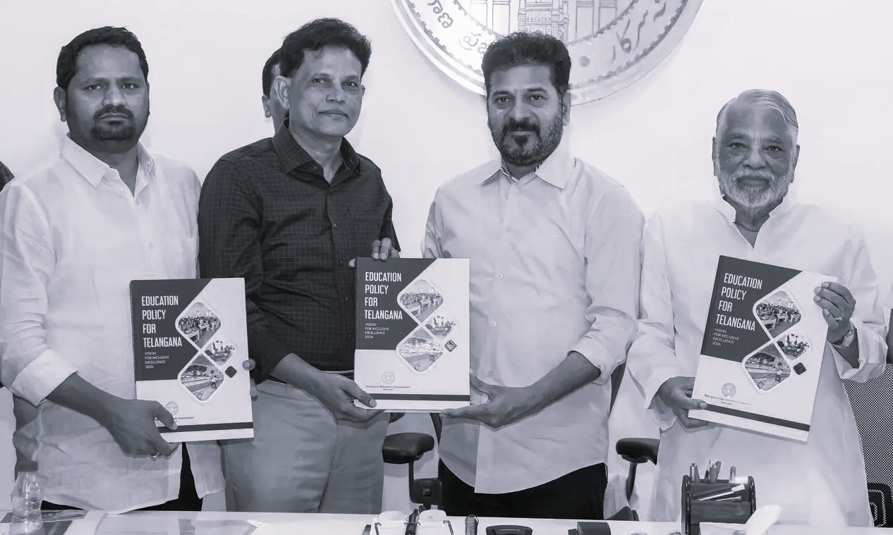 తెలంగాణ విద్యా విధాన నివేదికను ముఖ్యమంత్రికి సమర్పించిన ప్యానల్