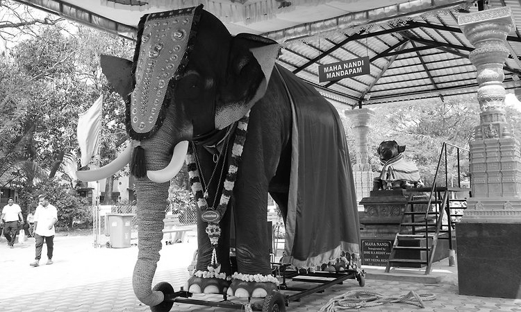 Temple turns to technology as Robotic elephant replaces live animal in rituals