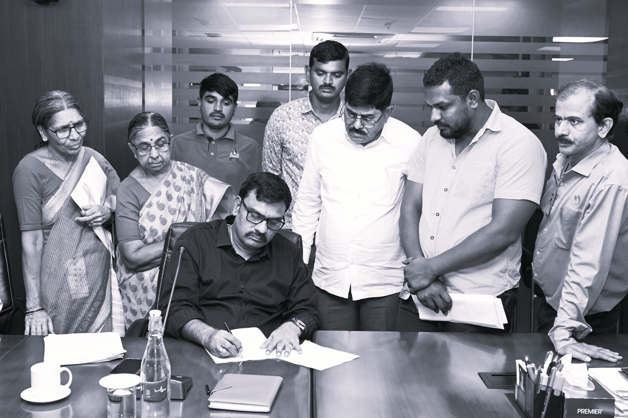 హైడ్రా ప్రజావాణికి 42 ఫిర్యాదులు