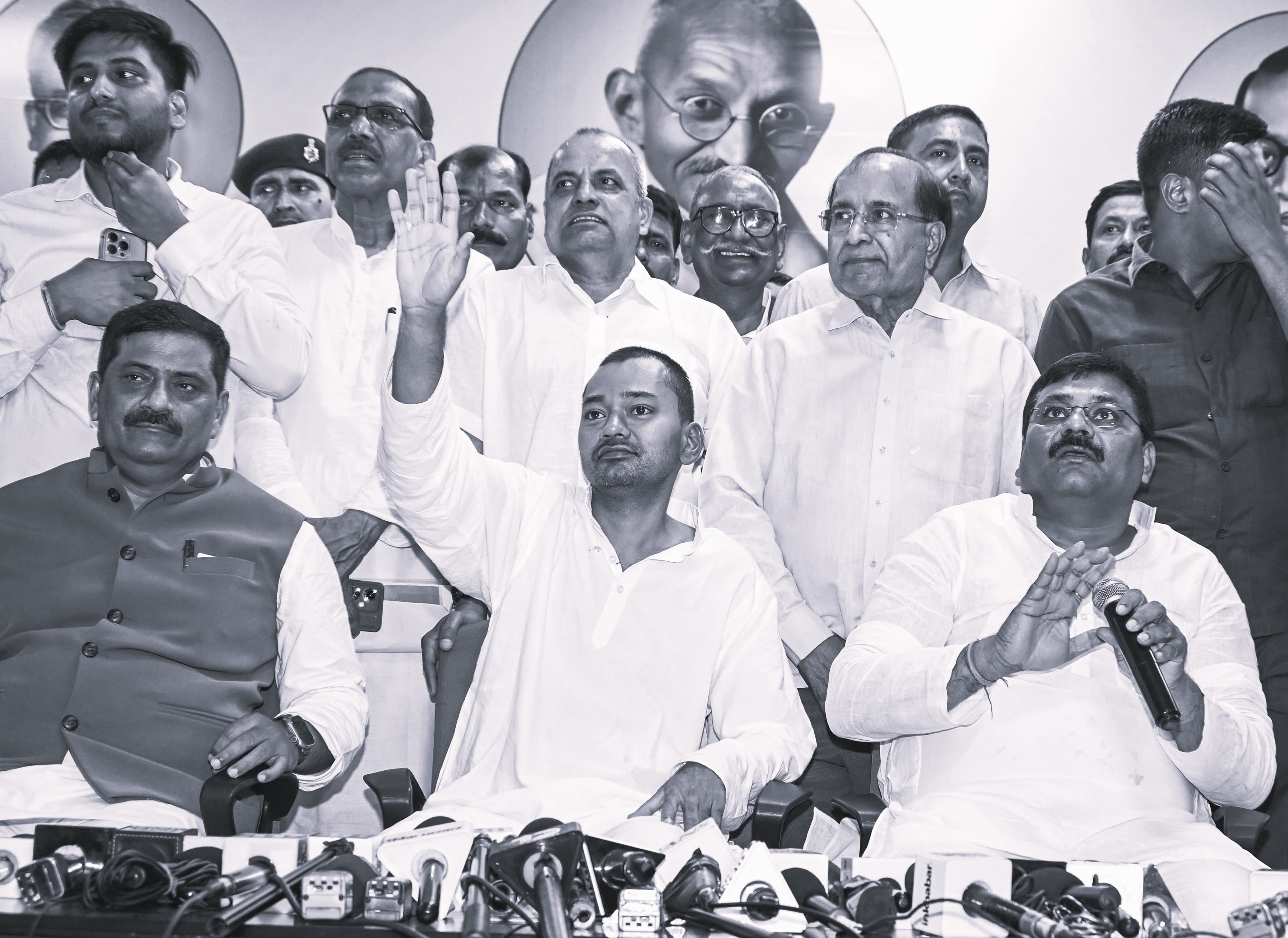 జేడీయూలో చేరిన నిశాంత్ కుమార్