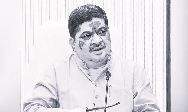 హైదరాబాద్లో దోమల బెడదపై తక్షణమే చర్యలు చేపట్టాలి: మంత్రి పొన్నం ప్రభాకర్