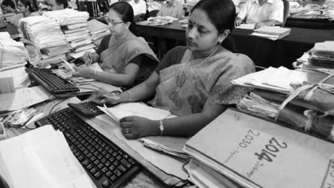 Come early, go early: Maharashtra offers half-hour flexibility to women staff