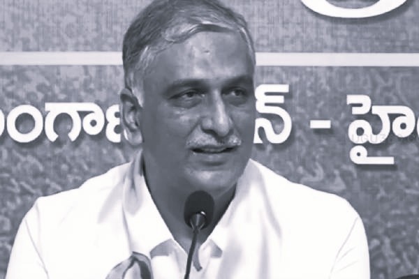 పేదల ఇళ్లపై రేవంత్ సర్కార్ బుల్డోజర్లతో యుద్ధం: హరీష్ రావు