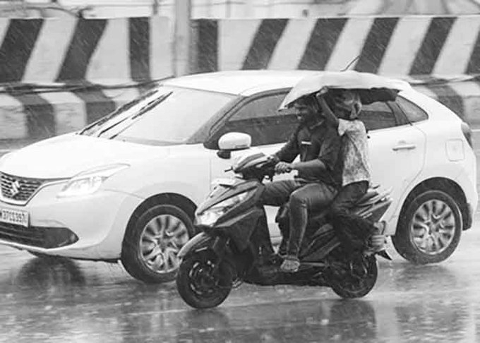 Light rain, thunderstorms bring relief to parts of north India from recent heat