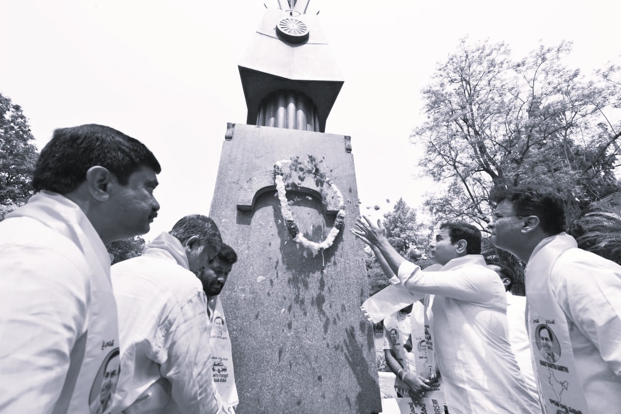 ఆరు గ్యారంటీలపై కాంగ్రెస్ సర్కార్కు చిత్తశుద్ధి లేదు: కేటీఆర్