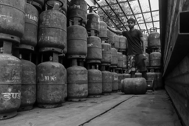 LPG Crackdown Seizes 15,000 Cylinders and Government Monitors West Asia Supplies