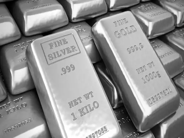 Silver Surges ₹7,000, Gold Gains ₹3,700 on Wedding Season Demand