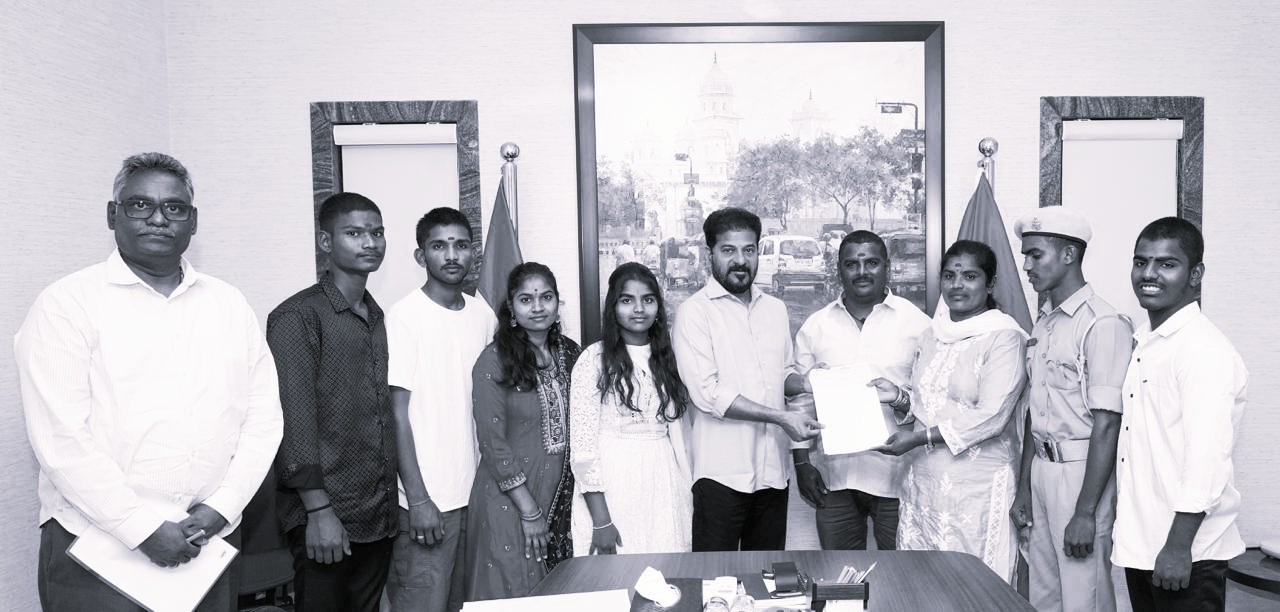 ట్యాంక్ బండ్ శివకు రూ.5 లక్షల ఆర్థిక సాయం అందజేత.. సీఎం రేవంత్ రెడ్డి