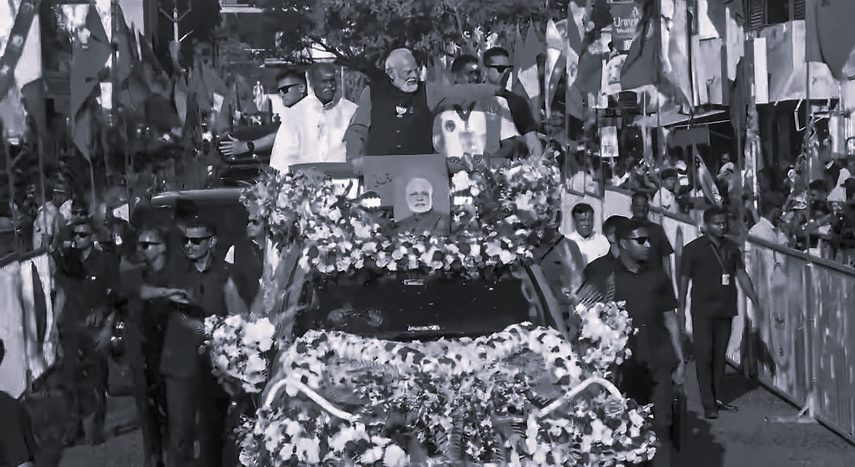 పుదుచ్చేరిలో ప్రధాని మోడీ ప్రభంజనం: ఎన్డీయే విజయమే లక్ష్యంగా భారీ రోడ్షో