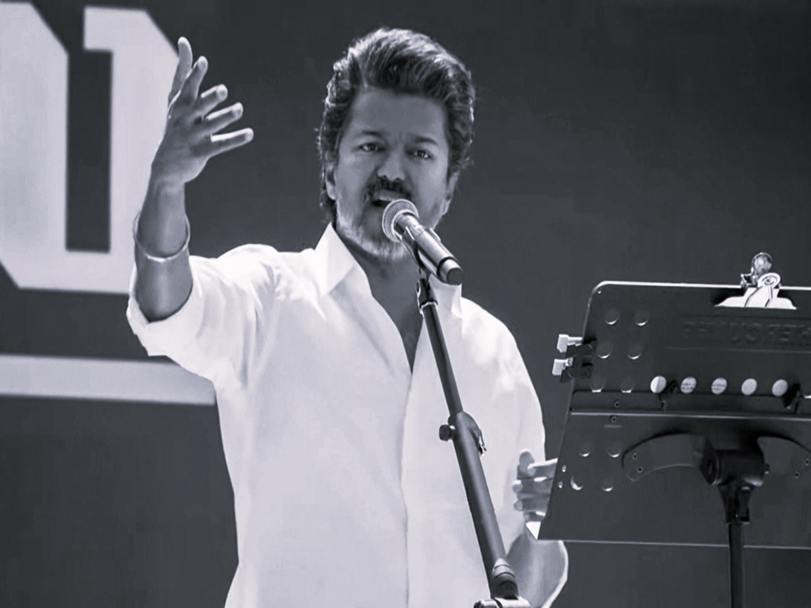 టీవీకే చీఫ్ విజయ్ ఎన్నికల అఫిడవిట్లలో తేడాలు